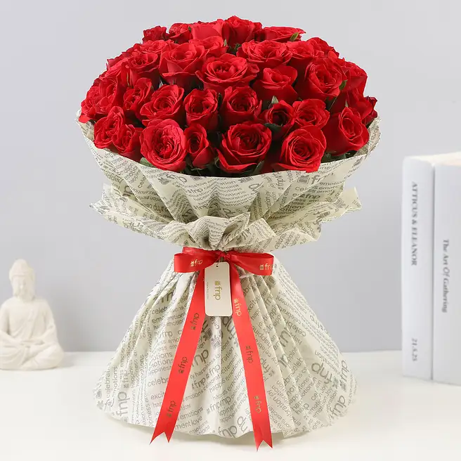 Beautiful fresh flower bouquet in Valasaravakkam