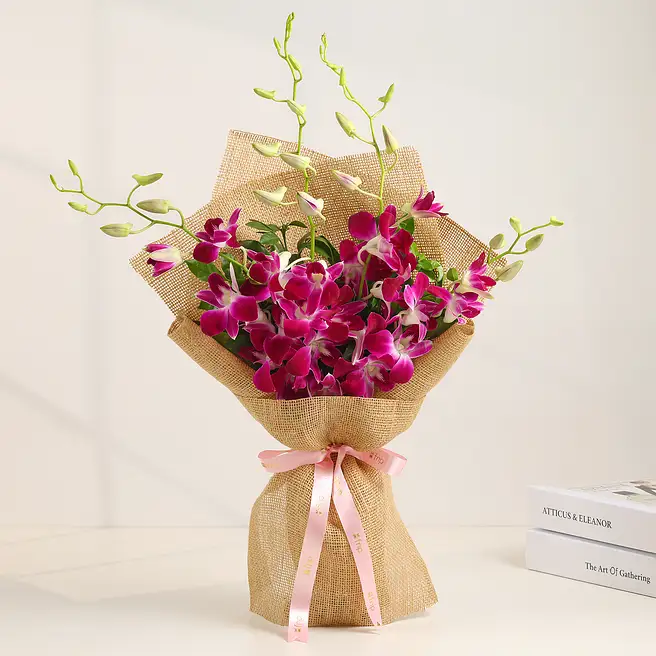 Stylish floral arrangement from Poppy Florists Valasaravakkam
